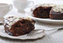 Torta di colomba al cioccolato senza lattosio