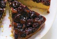 Torta rovesciata alle ciliege senza burro e olio