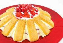 Zuccotto di pastiera con fragole