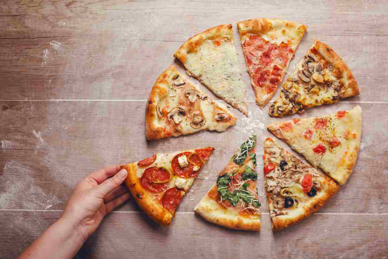 Pizza surgelata  i consigli per renderla buona come quella tradizionale