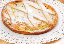 Torta di ricotta e uvetta al Marsala, una bontà di pasta frolla in tavola Torta di ricotta e uvetta al Marsala