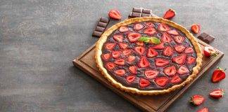 torta cioccolato e fragole con cuore morbido - ricettasprint