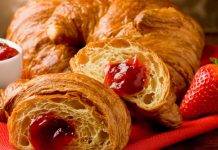 Brioche sofficissime alla marmellata di fragole - ricettasprint