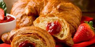 Brioche sofficissime alla marmellata di fragole - ricettasprint