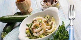 Calamari e zucchine con acciughe e aromi - ricettasprint