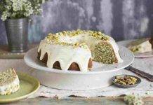 Ciambella allo yogurt con cuore di pistacchio FOTO ricettasprint