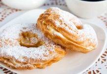 Ciambelle di pasta choux con crema | un dessert delicato e invitante Ciambelle di pasta choux