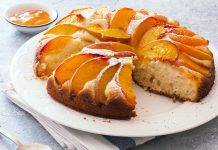 Ciambellone alle pesche. Un dolce delicato con frutta di stagione Ciambellone alle pesche