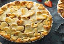 Crostata con crema e marmellata