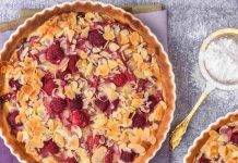 Crostata frangipane con confettura | Deliziosa e dal profumo delicato Crostata frangipane con confettura ricettasprint