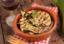 Melanzane e zucchine grigliate e marinate | Bontà saporitissima Melanzane e zucchine grigliate e marinate - ricettasprint