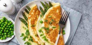 Omelette di albumi agli asparagi e piselli - ricettasprint