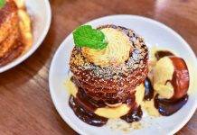 Pancake giapponesi, una soffice bontà alta e da farcire Pancake giapponesi con Nutella