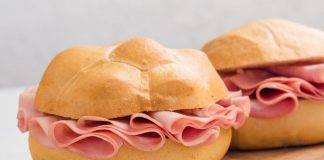 Panini senza impasto con mortadella - ricettasprint