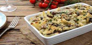 Pasta gratinata con funghi e melanzane