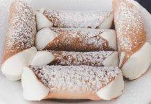 Cannoli paradiso | Prelibatezze morbide e tenere Soffici cannoli paradiso - ricettasprint
