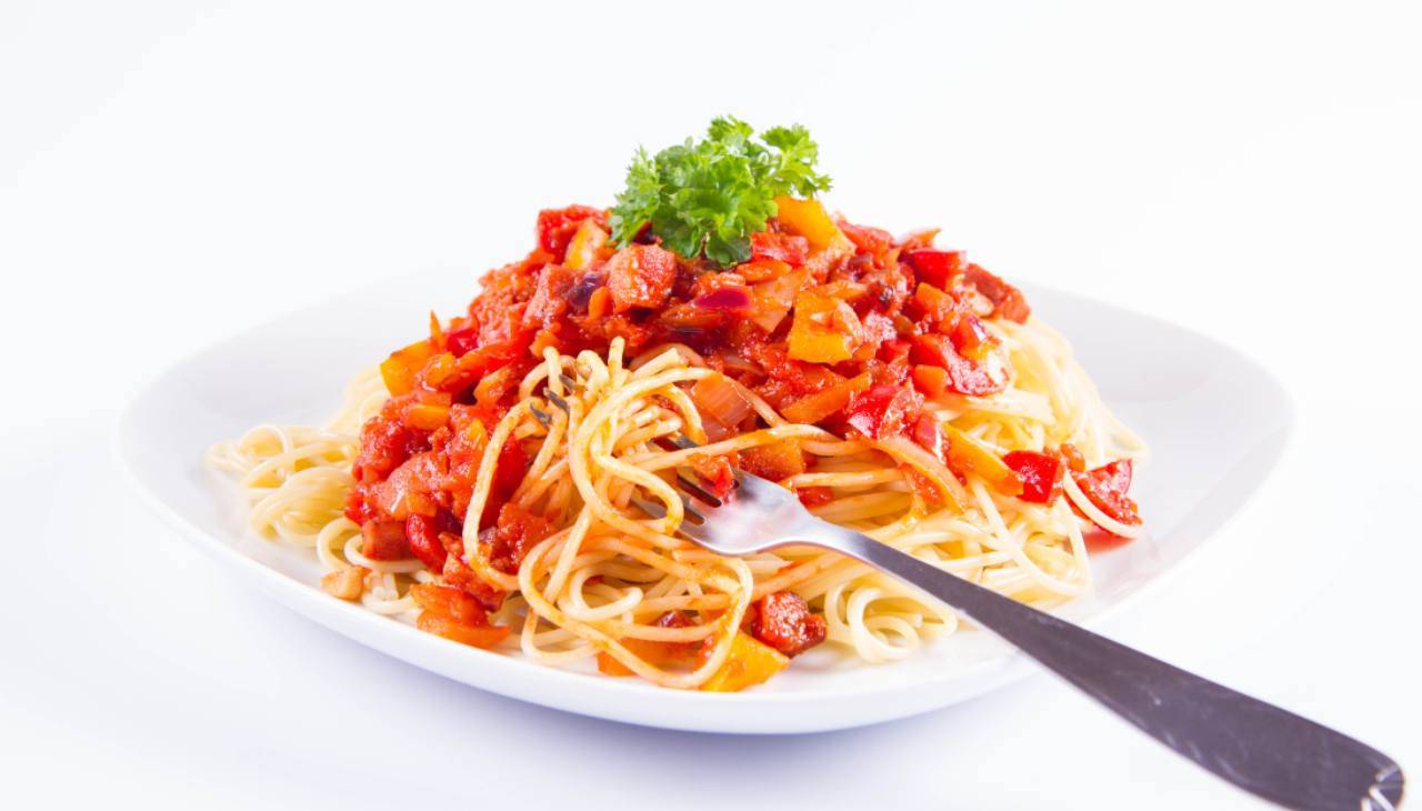 Spaghetti ai peperoni e prezzemolo - ricettasprint