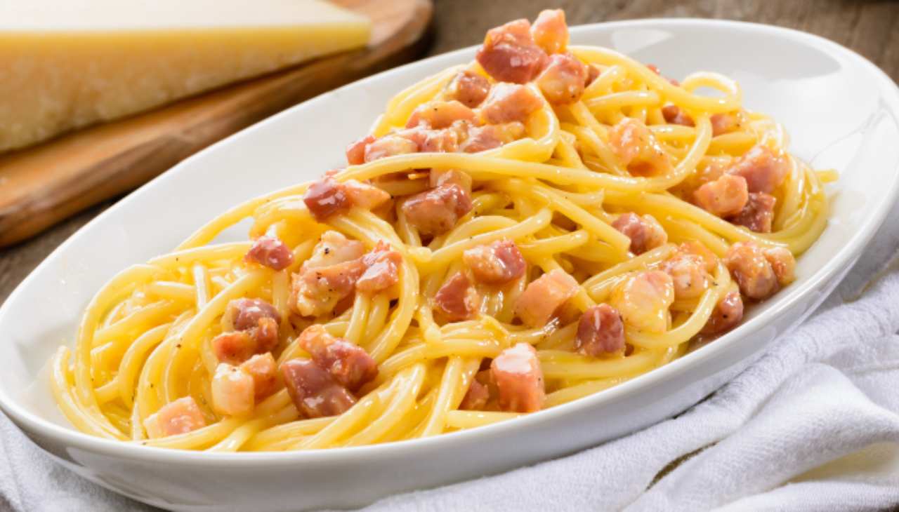 Spaghetti al vino pecorino pancetta pepe - ricettasprint
