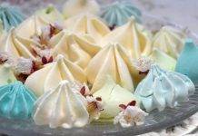 Meringhe 3 minuti | Solo due ingredienti e facilissime meringhe 3 minuti - ricettasprint