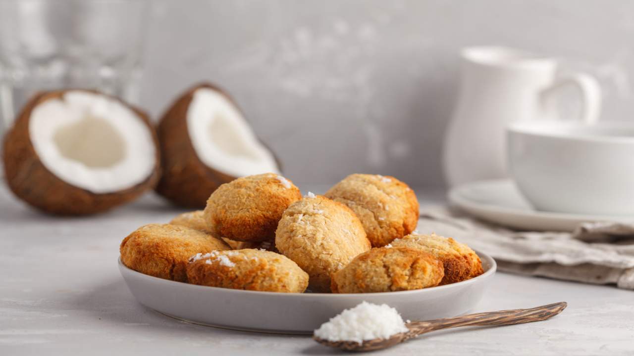 Biscotti al cocco e panna morbidi