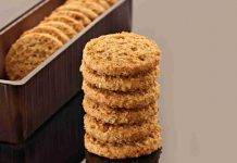 Biscotti al miele integrali | I biscotti leggeri per la prima colazione Biscotti al miele integrali FOTO ricettasprint