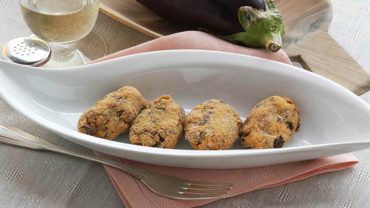 Crocchette di melanzane con pomodori