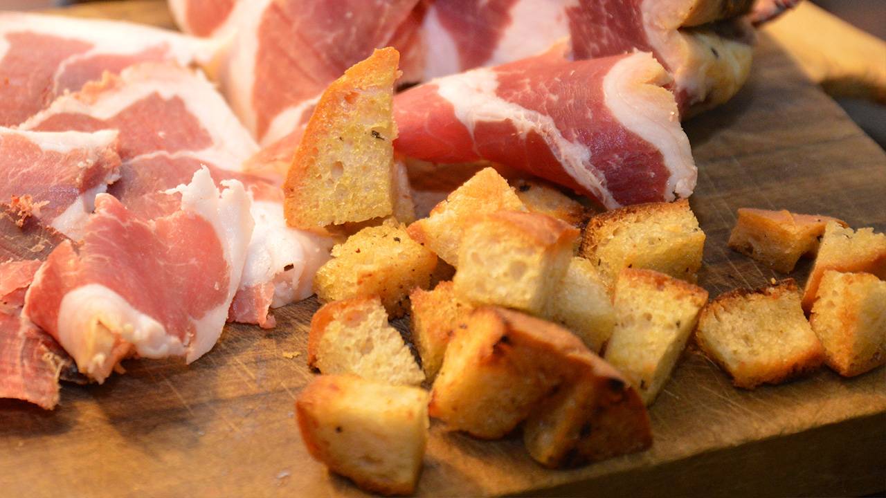 Crostini di pane fatti in casa,