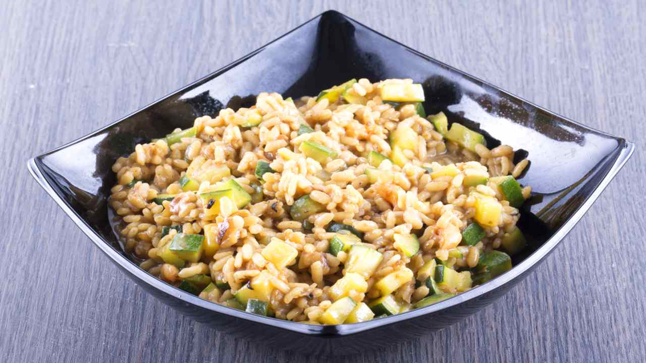 Farro con zucchine marinate