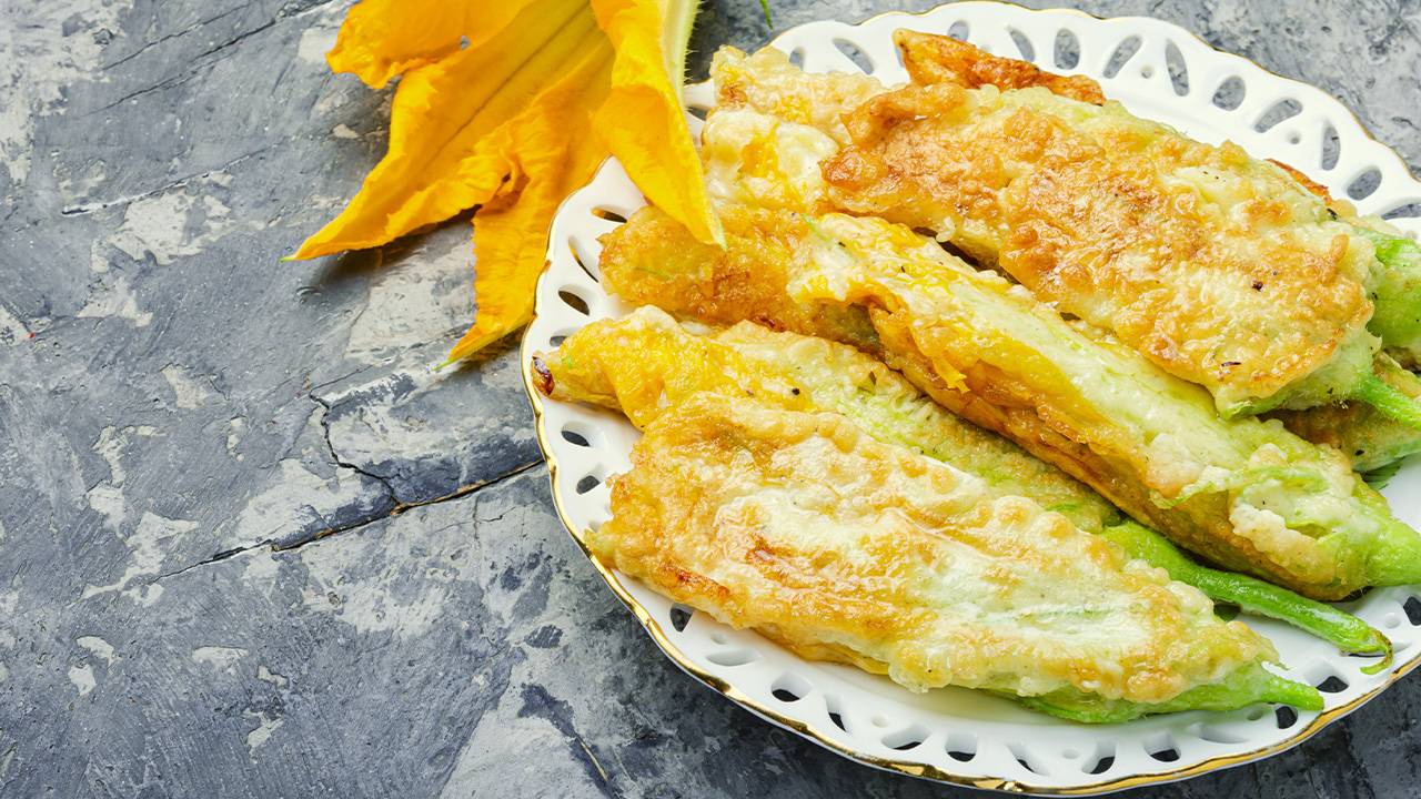 Fiori di zucca ripieni