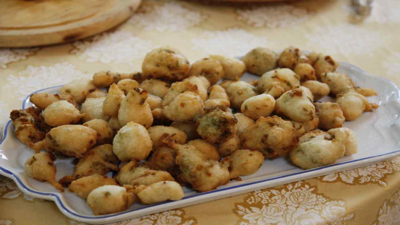 Frittelle con tonno ed olive