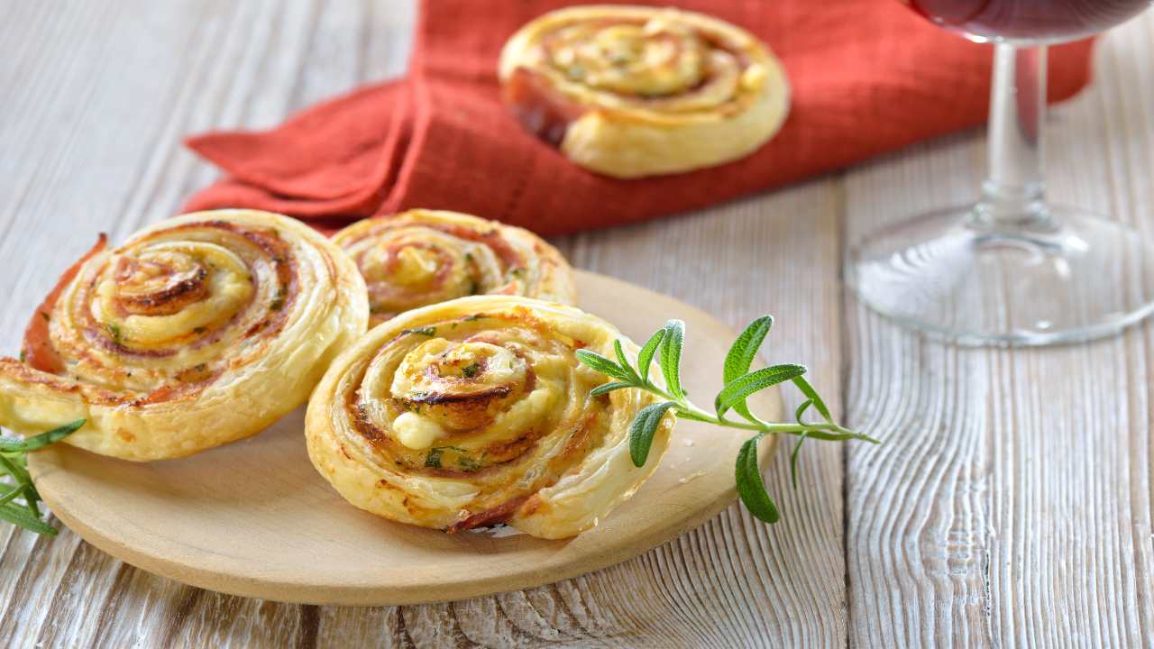 Girelle di pasta sfoglia con patate