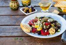 Insalata di melanzane grigliate con patate e uova | Un contorno fresco Insalata di melanzane grigliate con patate e uova FOTO ricettasprint