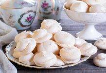 Meringhe con cuore di marmellata