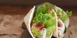 Rotolini di piadina con squacquerone speck e rucola FOTO ricettasprint