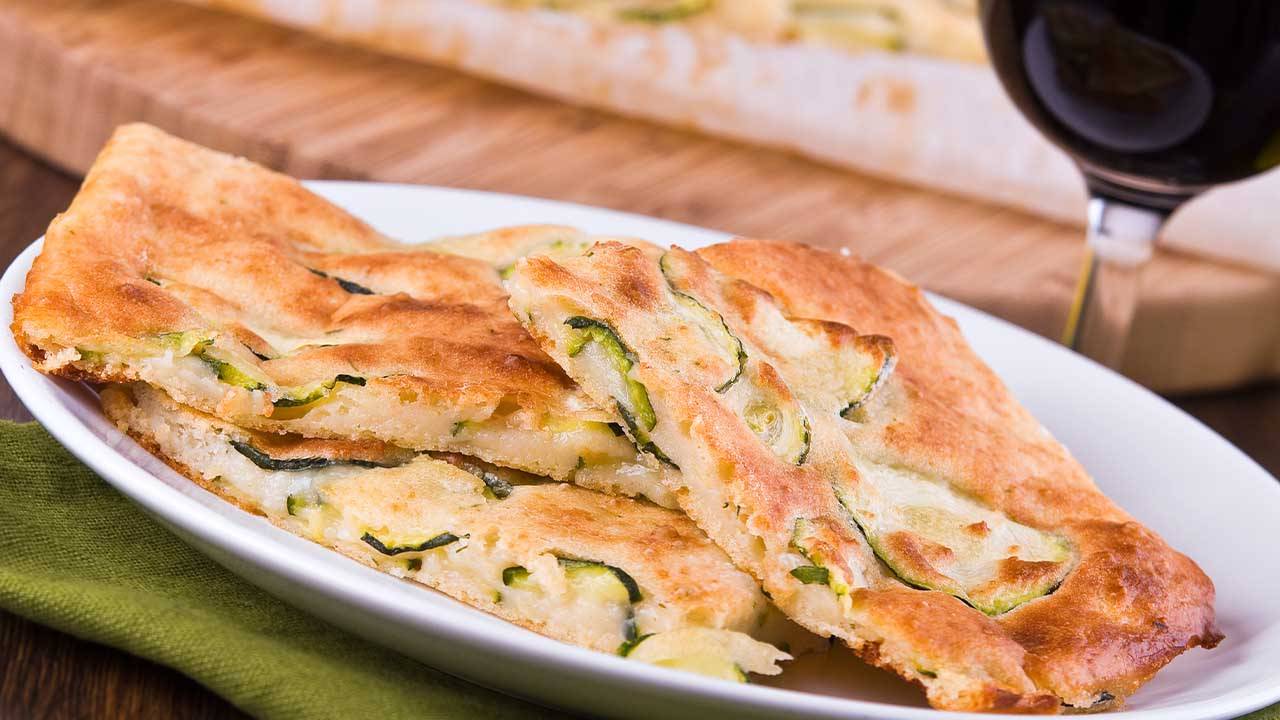 Schiacciata alle zucchine senza lievito