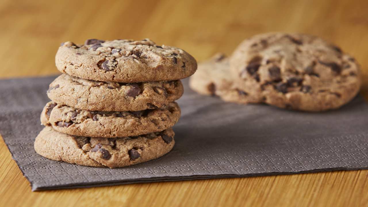 Biscotti con gocce di cioccolato senza burro