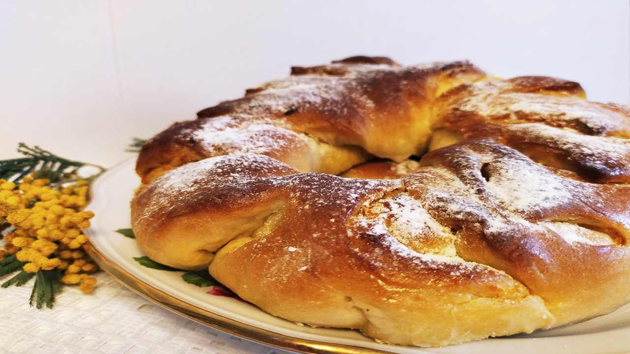 Brioche alla mela e yogurt