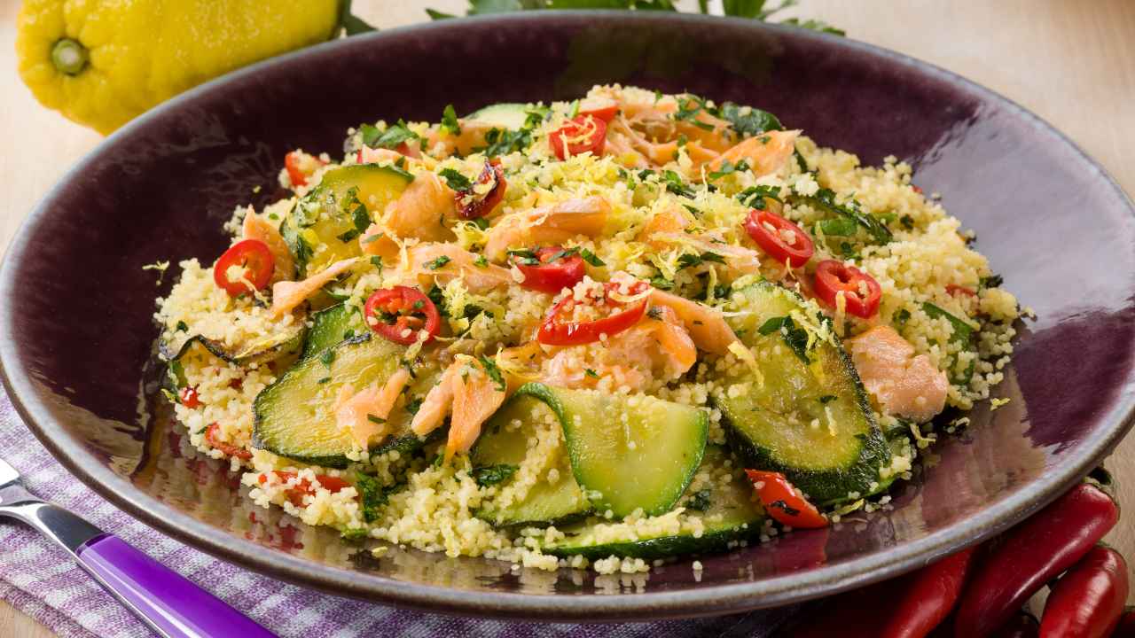 Cous cous con salmone e zucchine