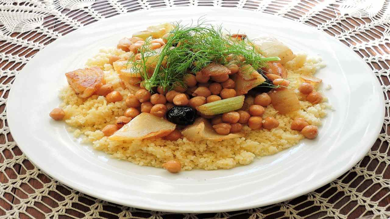 Cous cous con ceci e olive