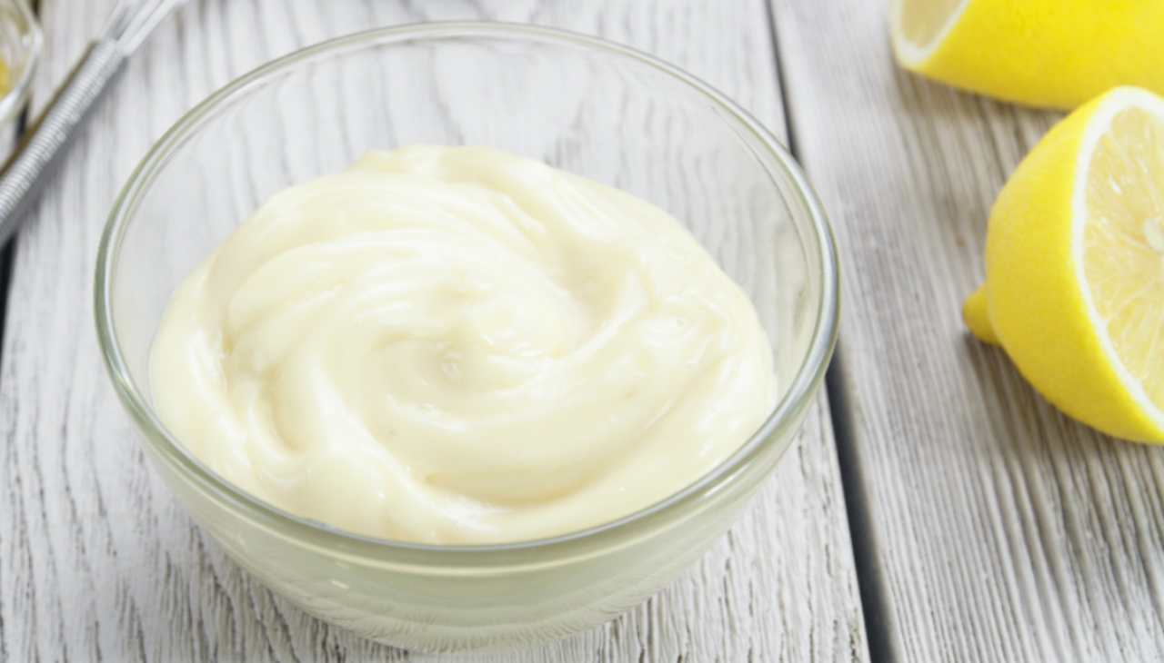 Crema limone e cannella in bottiglia - ricetta sprint