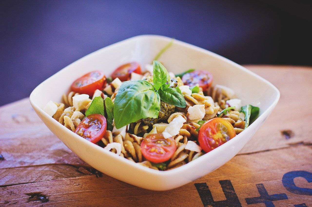 Fusilli freddi con feta e pesto