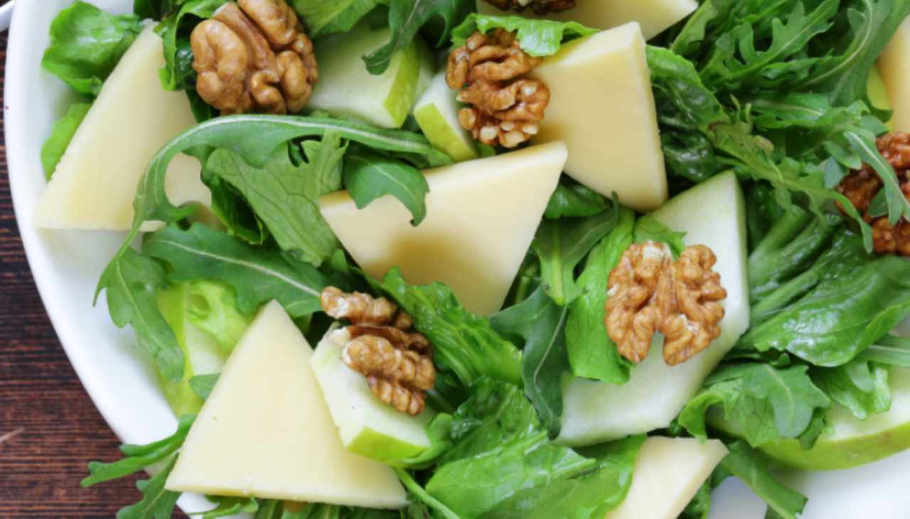 Insalata di rucola formaggio noci - ricettasprint