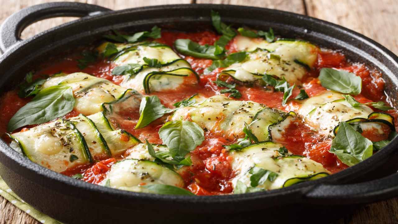 Involtini Di Zucchine In Padella Ricetta Facile E Veloce Video Youtube ...