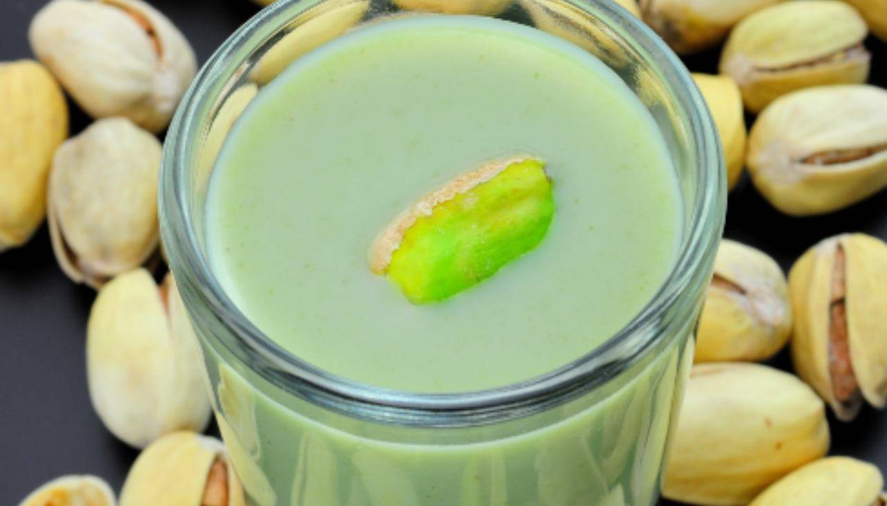 Liquore alla crema di pistacchio - ricettasprint