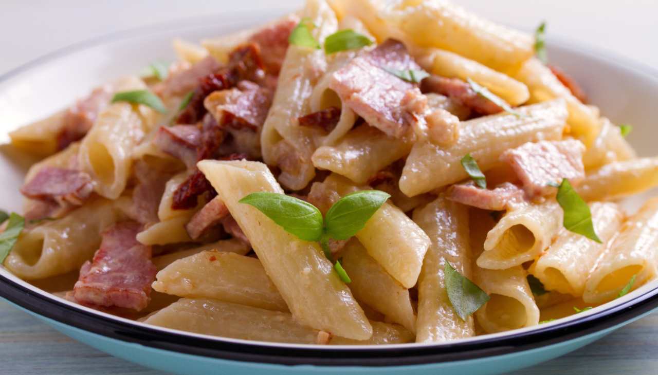 Pasta prosciutto e crema - ricetta sprint