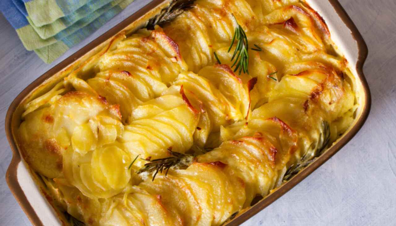 Patate al forno con besciamella - ricetta sprint