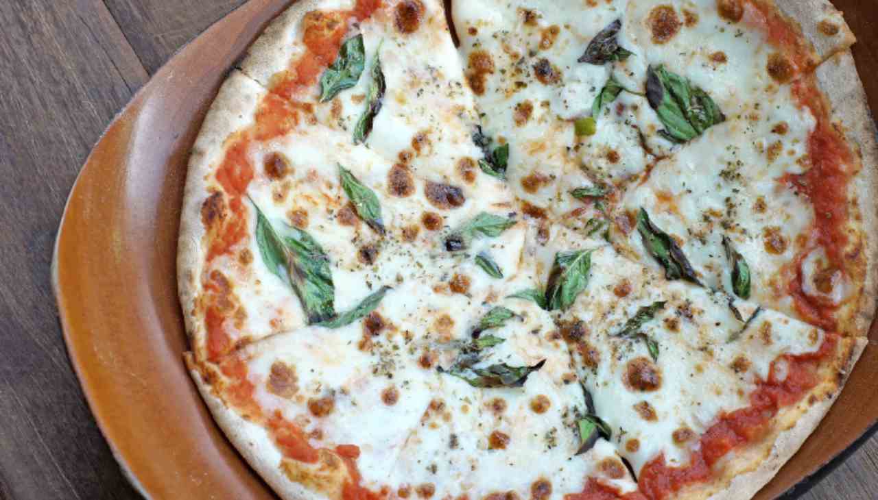 Pizza Margherita senza impasto - ricetta sprint