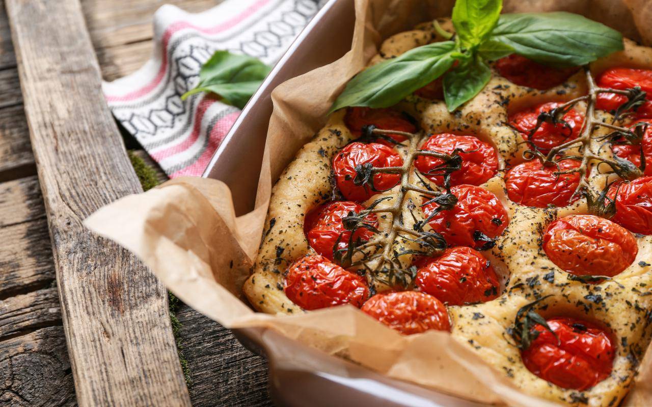 pizza con pomodorini FOTO ricettasprint