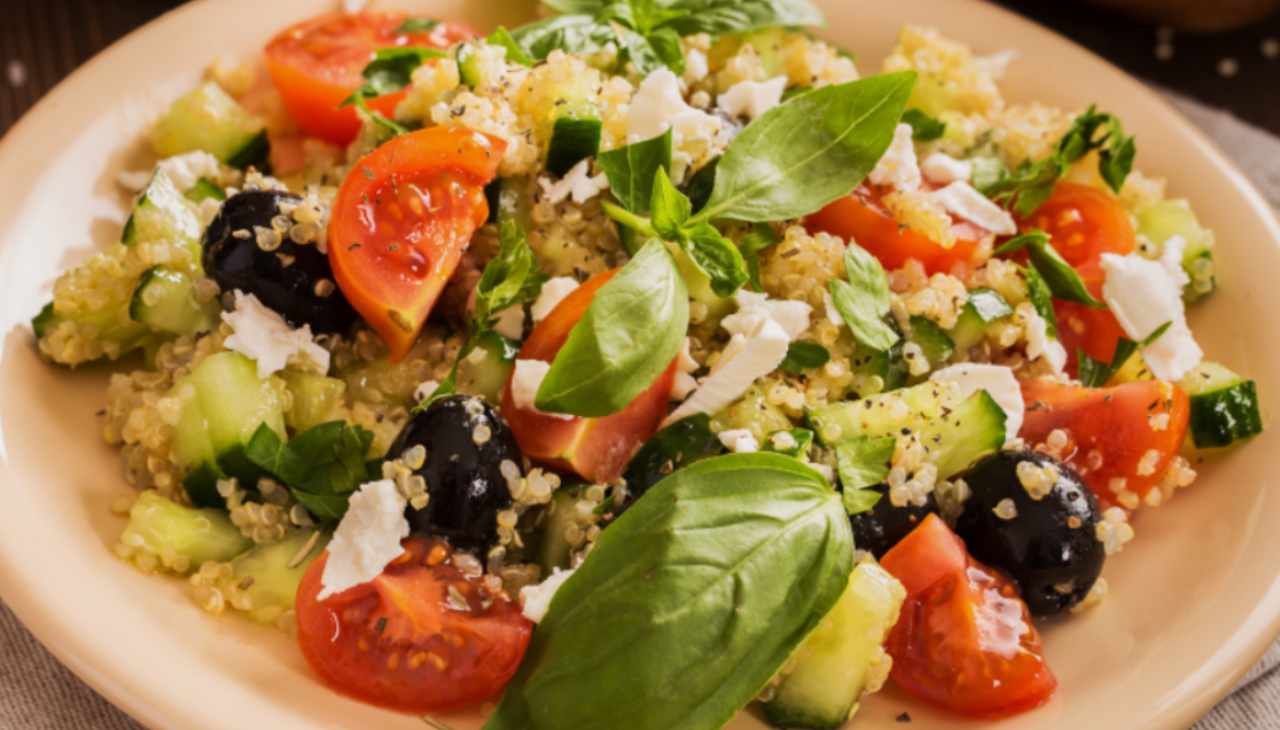 Quinoa con feta e verdure - ricetta sprint