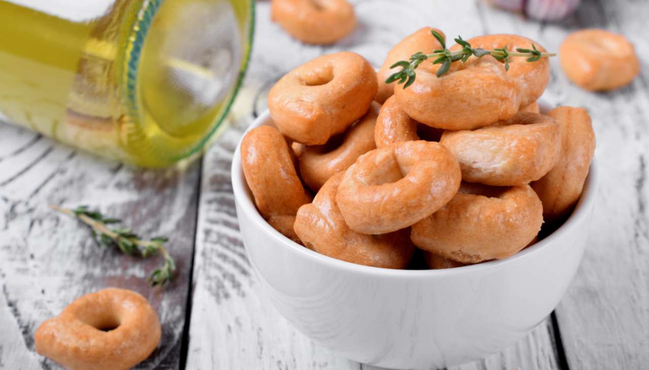 Taralli al gusto di pizza - ricetta sprint